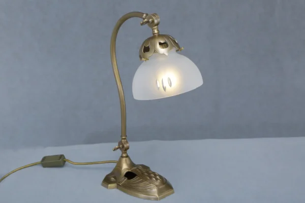 Adjustable, brass table lamp 92 - Image 2